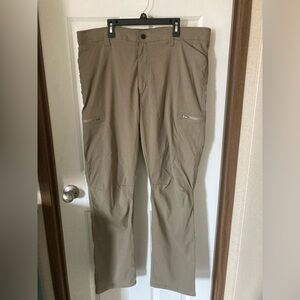 Men's Wrangler outdoor performance Tan Pants 38x32